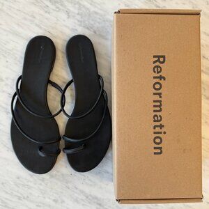 Reformation - Ludo Toe Ring Strappy Flat Sandal